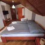 Vozi Bed & Breakfast *