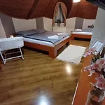 Vozi Bed & Breakfast Mehkerek